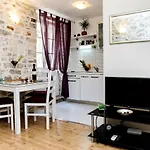 Peristil Cardo Apartman Split