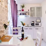 Peristil Cardo Apartman