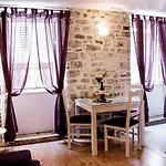 Peristil Cardo Apartman