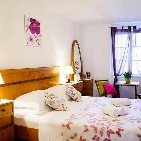 Διαμέρισμα Peristil Cardo