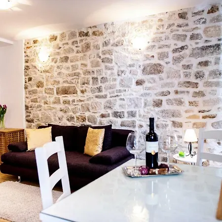 Peristil Cardo Διαμέρισμα