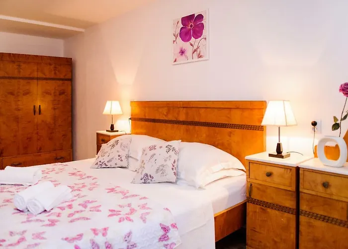 Peristil Cardo * Split