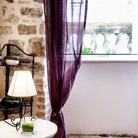 Peristil Cardo Lejlighed Split