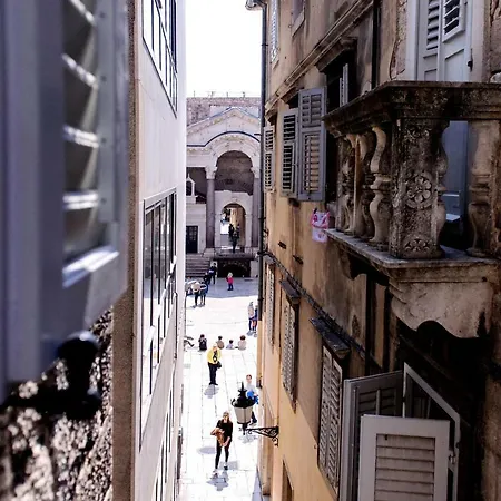 Peristil Cardo Apartamento