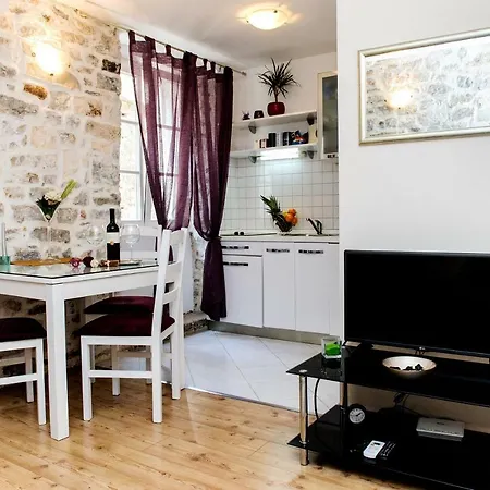 Peristil Cardo Lejlighed Split